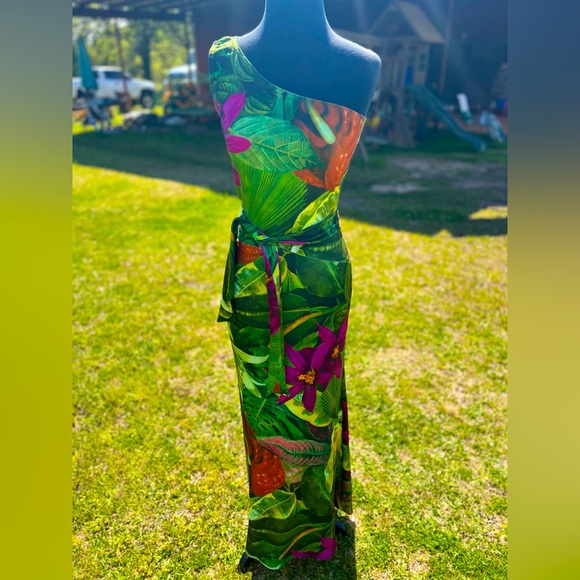 COPY - COPY - Beautiful One Shoulder Tropical Inspired Dress by “Victoria Pappa… - Picture 7 of 9